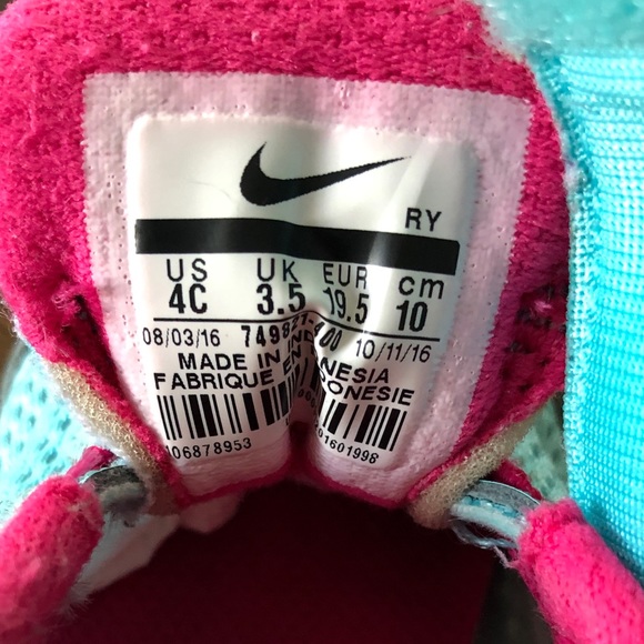 Nike Shoes - Picture 5 of 5